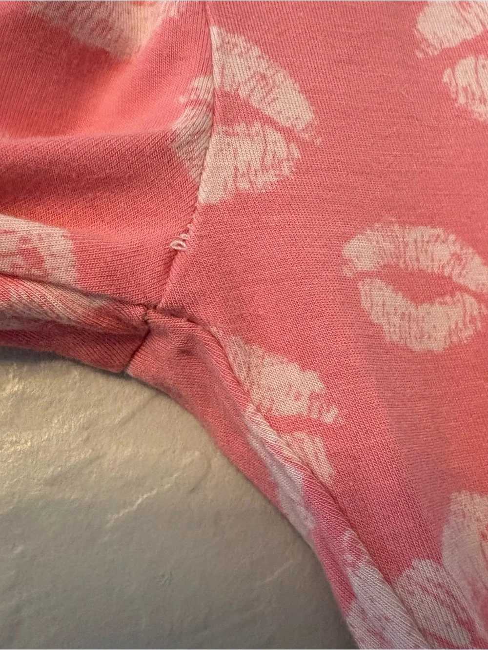 Little Sleepies pink white kiss lips two piece bamboo pajama set size 5/6